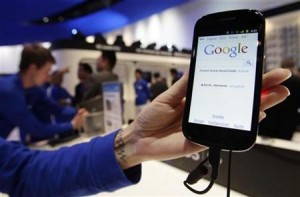 Quảng cáo di động vẫn là mảng kinh doanh béo bở của Google. Ảnh: Reuters