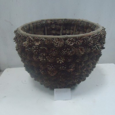 Giỏ trồng cây quả thông mộc mạc