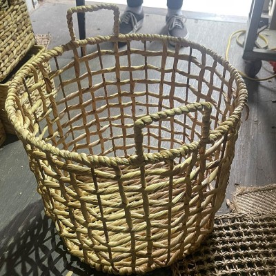 Open-Loop Round Seagrass Organizer Basket